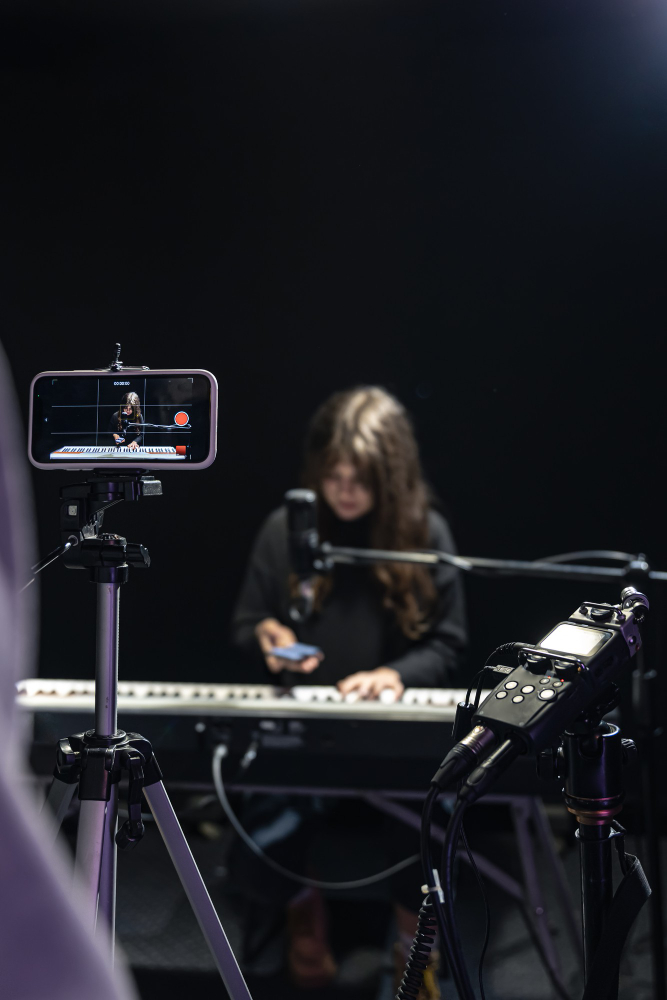 process-recording-video-content-learning-play-piano process-recording-video-content-learning-play-piano